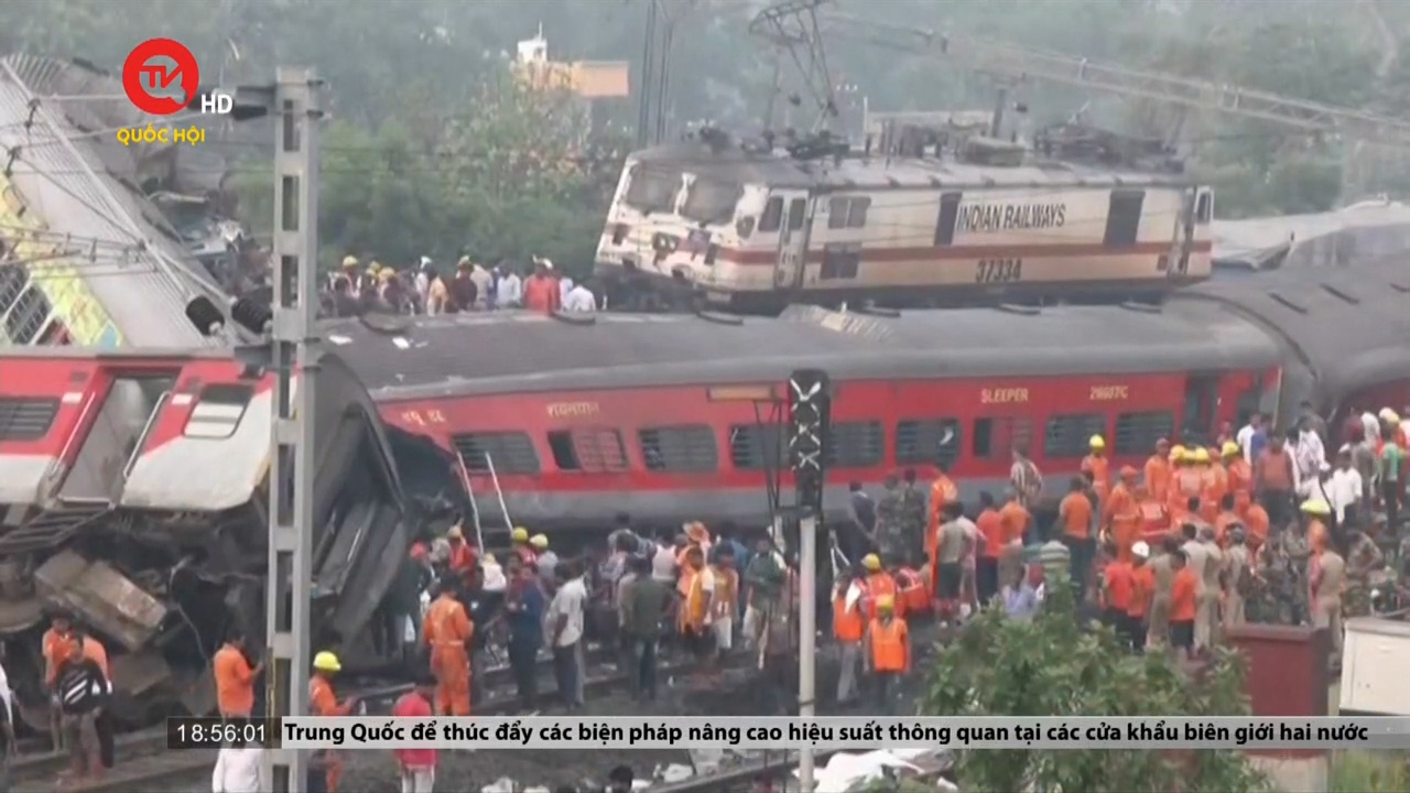 Vụ tai nạn đường sắt kinh hoàng ở Ấn Độ: Hơn 1.000 người thương vong