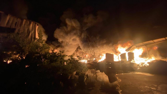 Long An: Cháy lớn trong đêm tại khu nhà xưởng ở huyện Đức Hòa