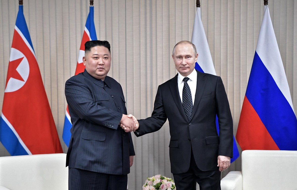 Ông Kim Jong-un cam kết “nắm tay” ông Putin, thúc đẩy hợp tác chiến lược
