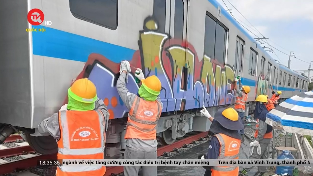 Công an TPHCM xác định hai người nước ngoài vẽ bậy lên đoàn tàu metro số 1