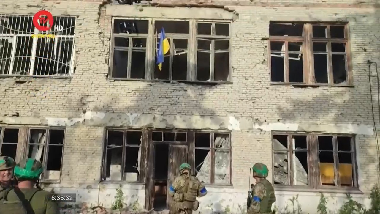 Ukraine tuyên bố đã giành lại ngôi làng ở Donetsk