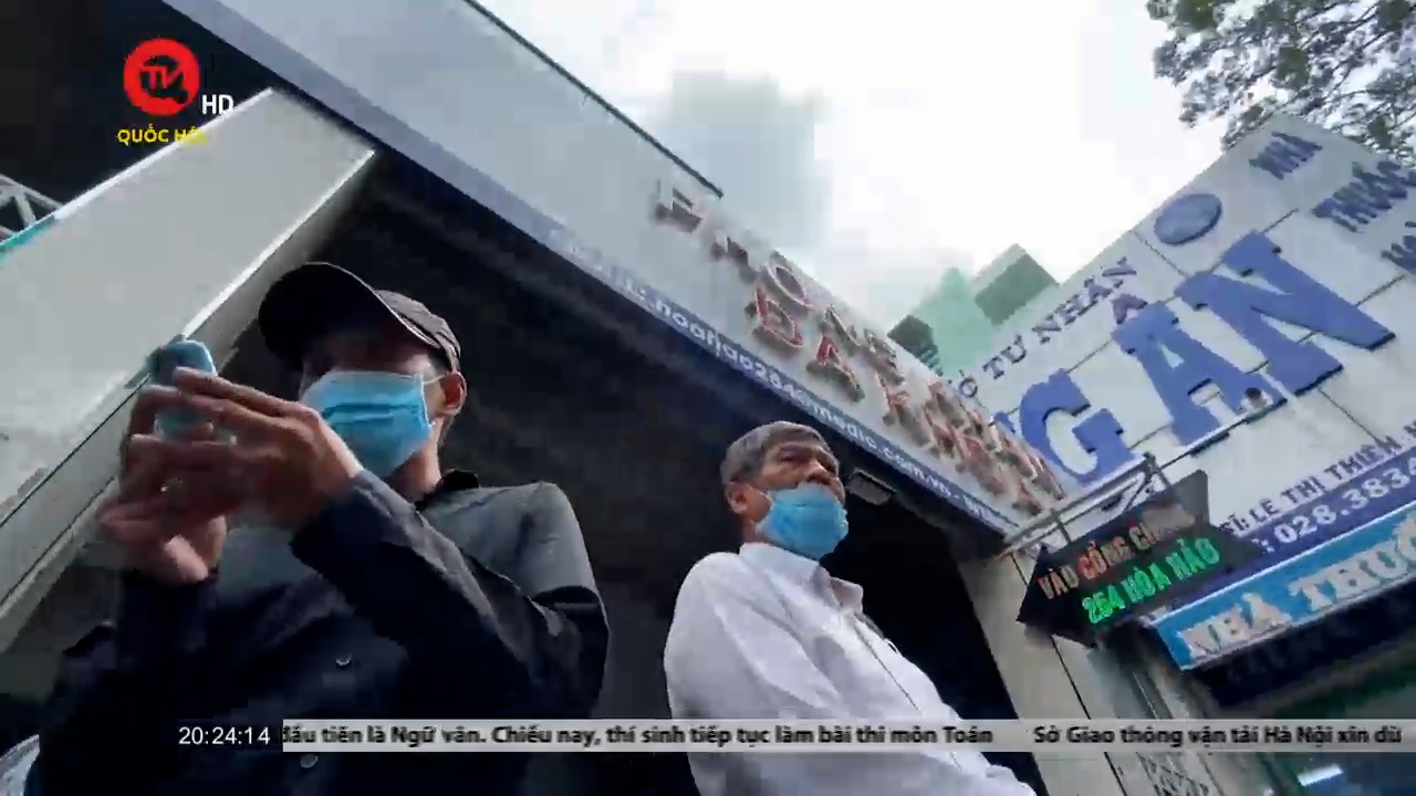 Tái diễn tình trạng “cò mồi” trước bệnh viện tại Thành phố Hồ Chí Minh