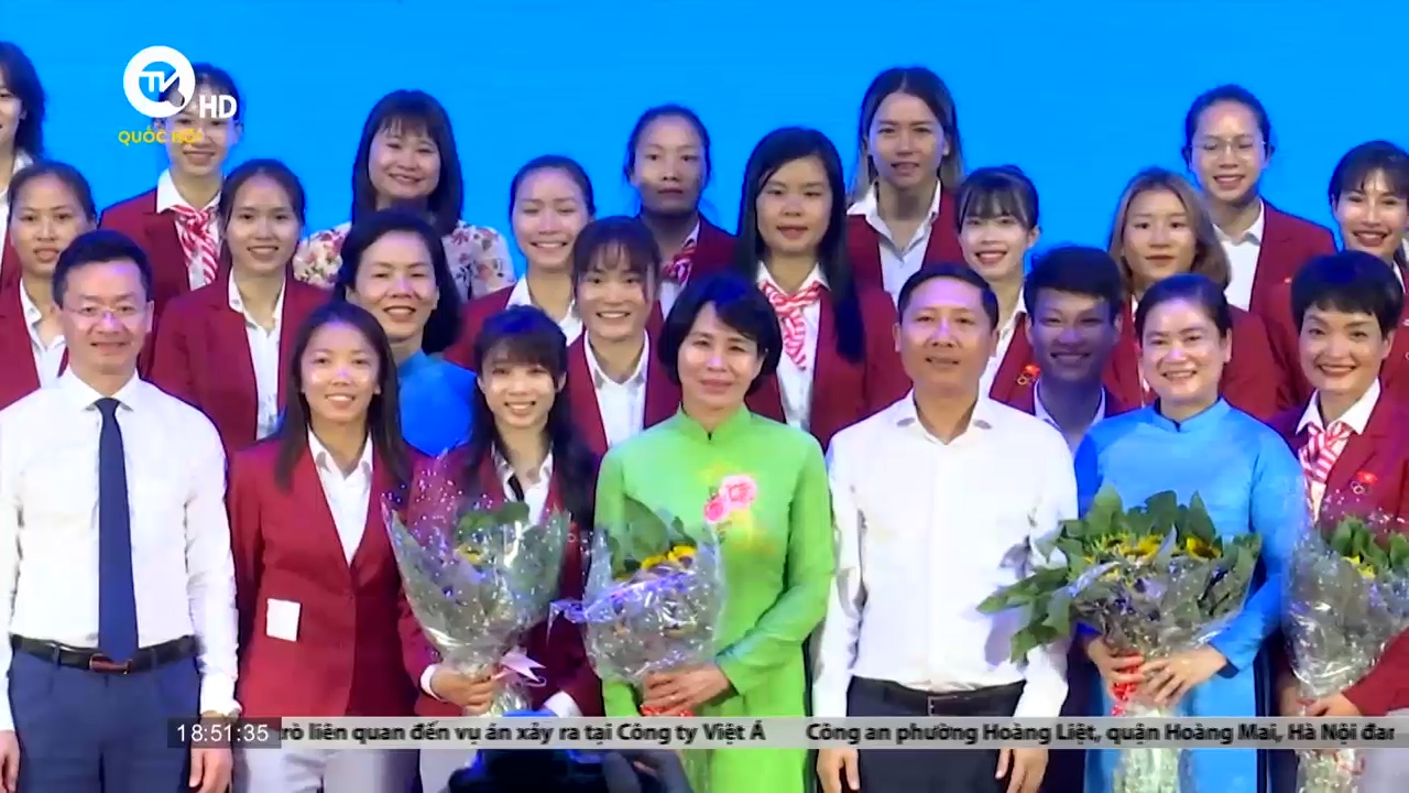 Lễ báo công của các nữ vận động viên đoạt huy chương Vàng SEA Games 31