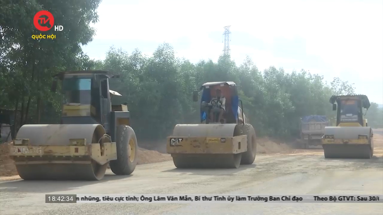 Sau chỉ đạo của Phó Thủ tướng Lê Văn Thành, cao tốc Cam Lộ - La Sơn được giải "cơn khát" đất