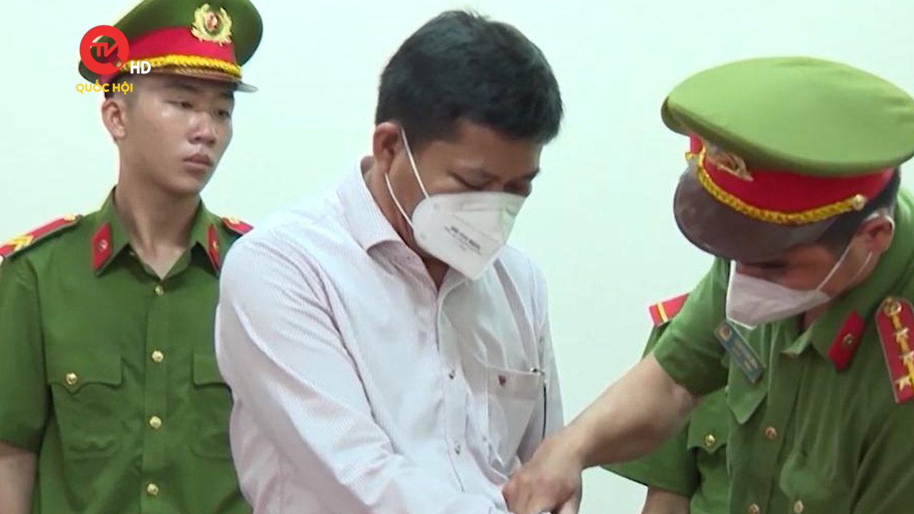 Bắt tạm giam Nguyên Giám đốc CDC Bình Phước liên quan đến Việt Á