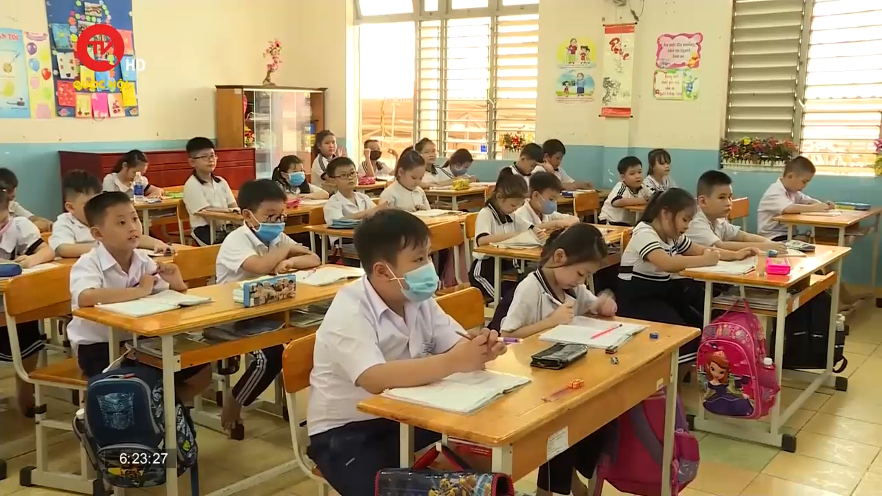 Hà Nội sẽ hỗ trợ 50% học phí trong năm học 2022 - 2023