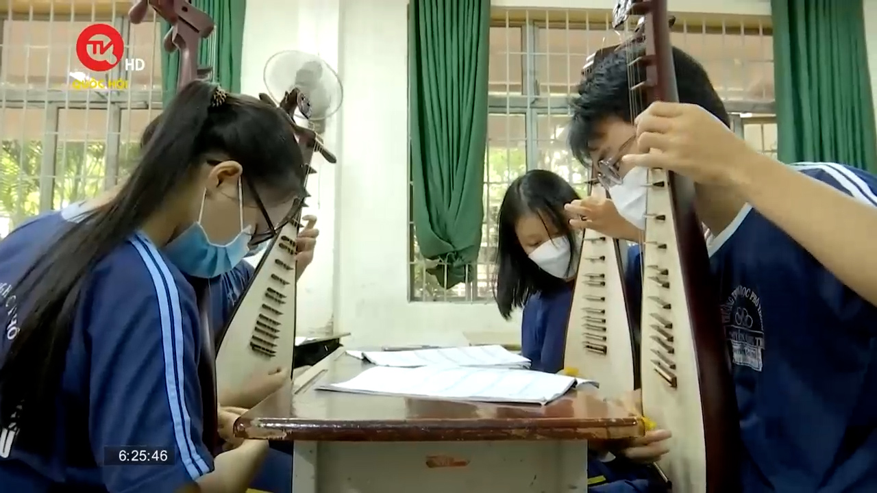 Mới mẻ trải nghiệm nhạc cụ dân tộc trong trường phổ thông