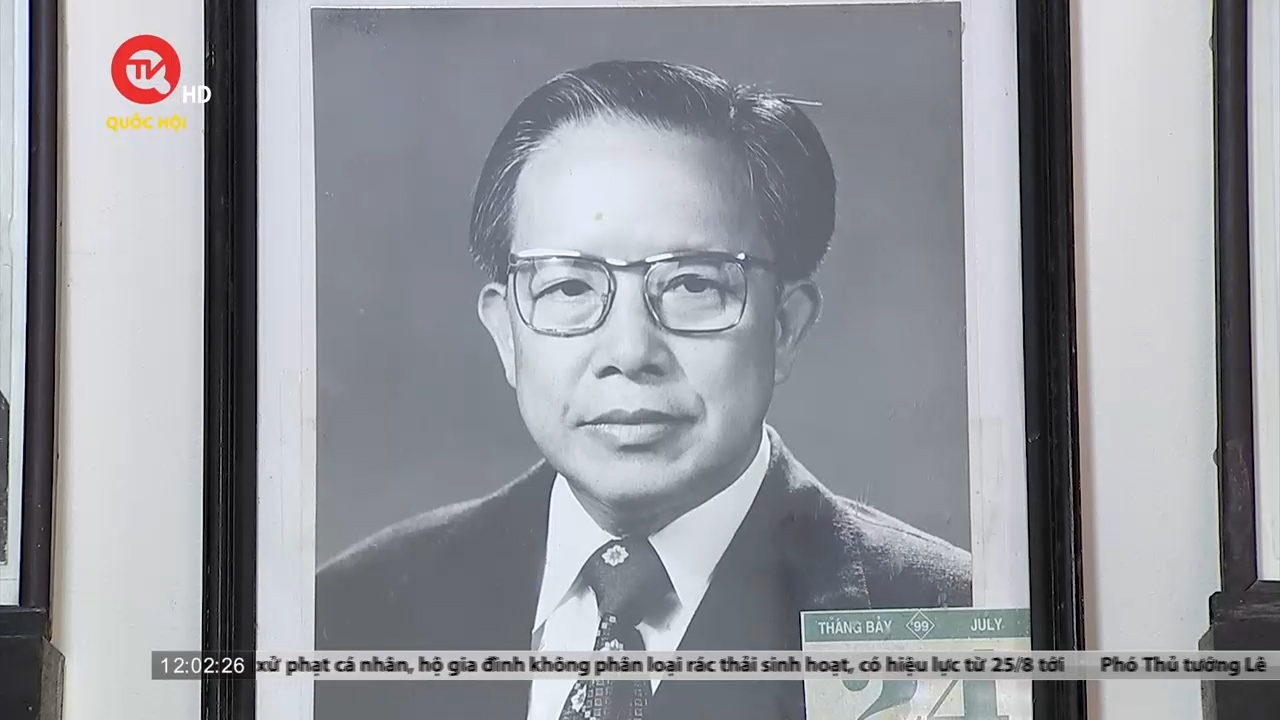 Dâng hương tưởng niệm nguyên Chủ tịch Quốc hội Lê Quang Đạo