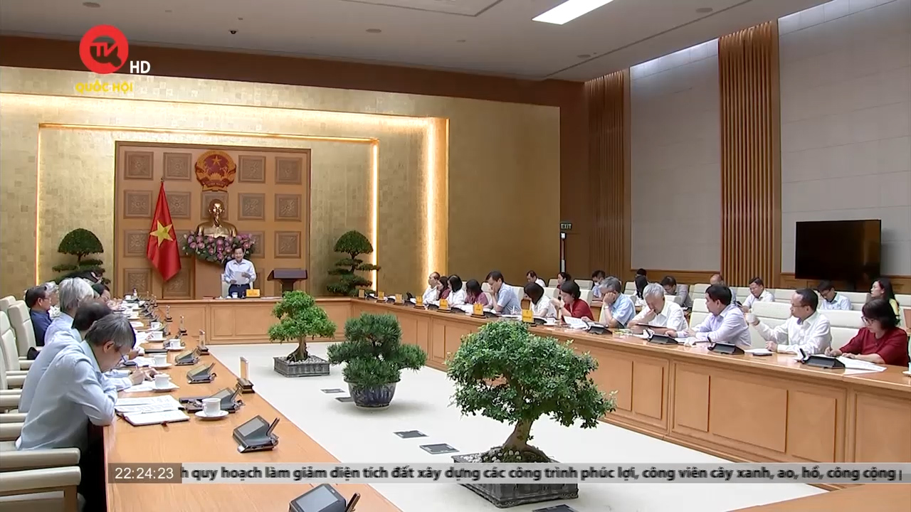 Phó Thủ tướng Lê Minh Khái yêu cầu tìm kiếm các nguồn cung xăng dầu có giá ưu đãi