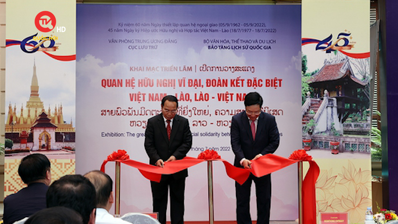 Khai mạc triển lãm Quan hệ hữu nghị vĩ đại, đoàn kết đặc biệt Việt Nam - Lào