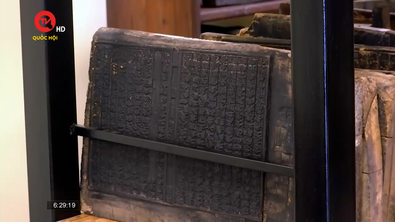 Chiêm ngưỡng kho mộc bản quý hiếm của Phật giáo tại Huế