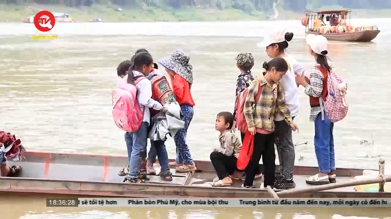 Sơn La: Giao thông trên sông Đà không còn lựa chọn nào khác ngoài tàu thuyền thiếu an toàn