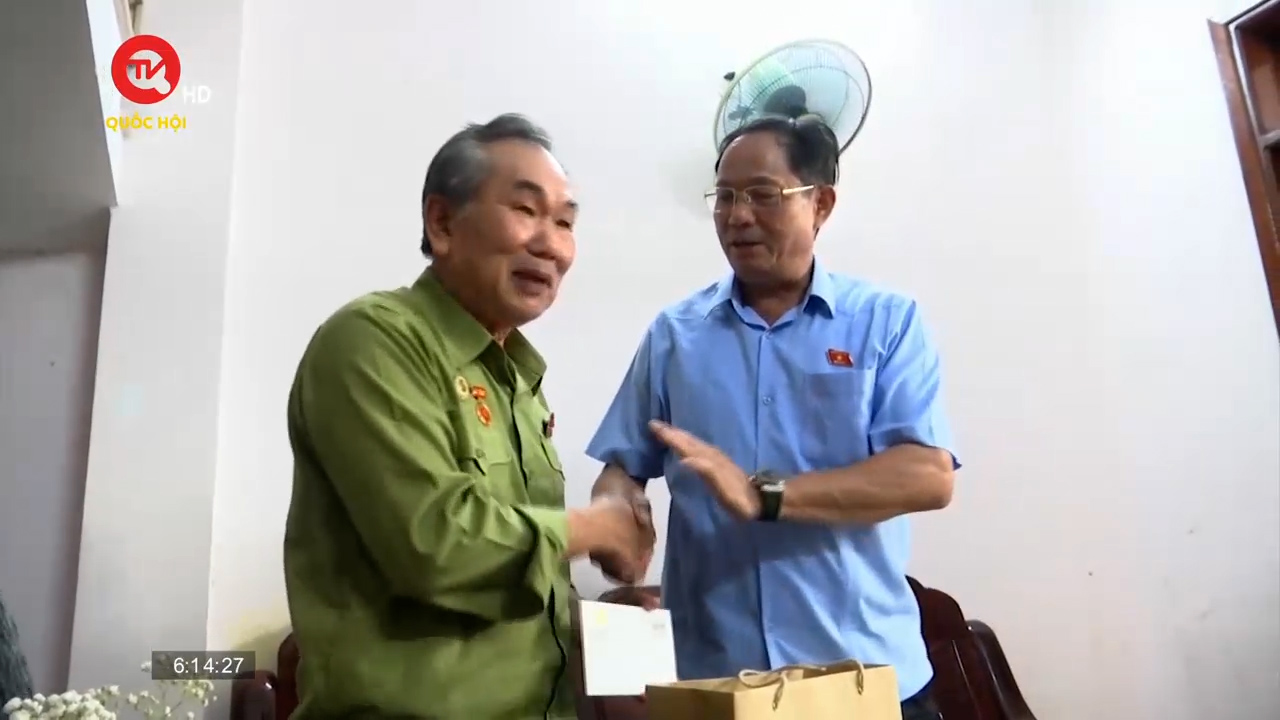 Phó Chủ tịch Quốc hội Trần Quang Phương tri ân anh hùng liệt sĩ tại Đà Nẵng