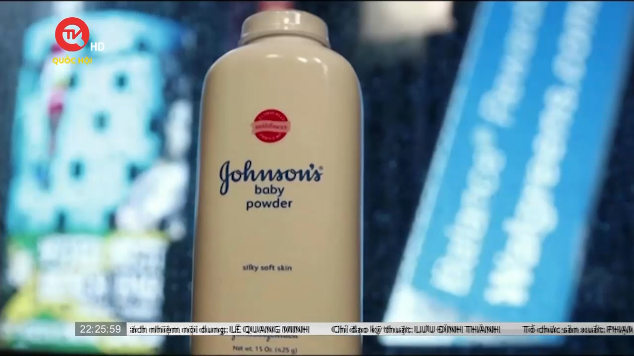 Johnson & Johnson sắp ngừng bán phấn rôm Baby Powder
