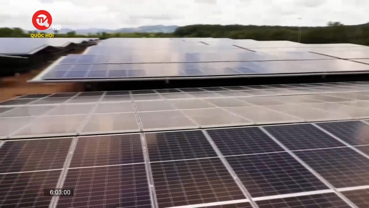 Xem xét 24 dự án điện mặt trời đang triển khai dở dang