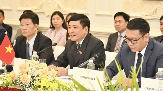 Tổng Thư ký Quốc hội Bùi Văn Cường: Coi trọng giao lưu, hợp tác giữa Văn phòng Quốc hội Việt Nam - Lào