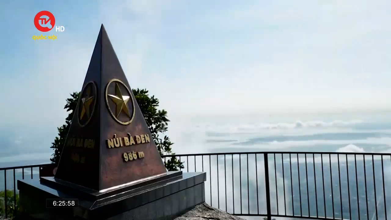 "Nóc nhà Nam Bộ" núi Bà Đen, điểm nhấn du lịch Tây Ninh