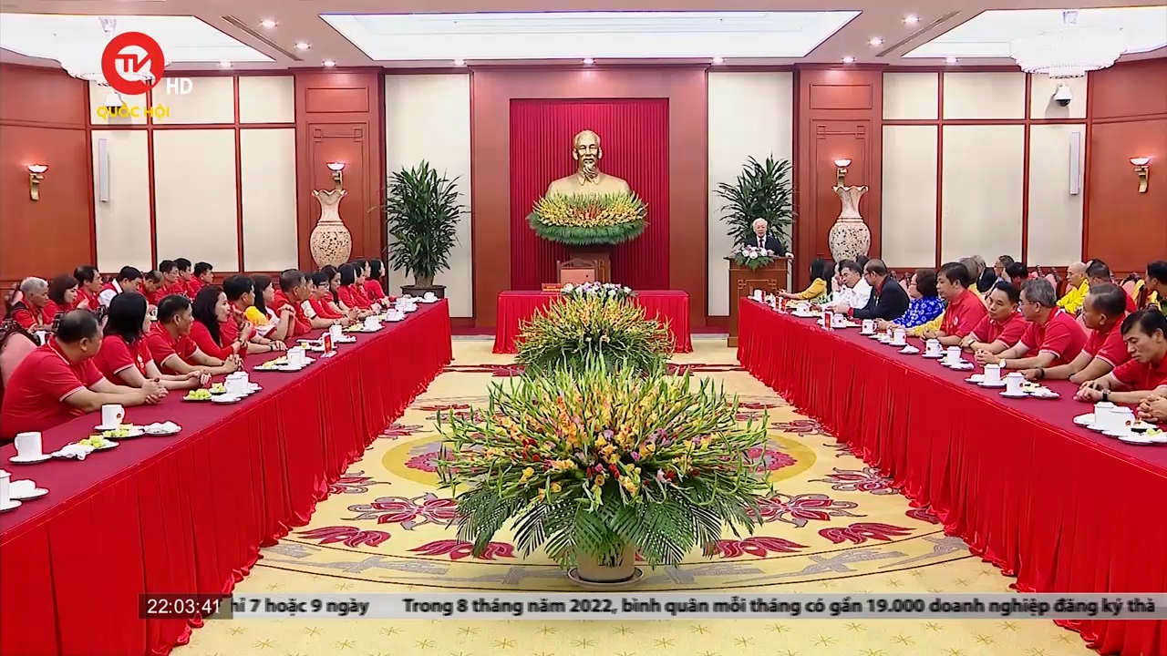 Tổng Bí thư gặp mặt đại biểu dự Đại hội XI Hội Chữ thập đỏ Việt Nam