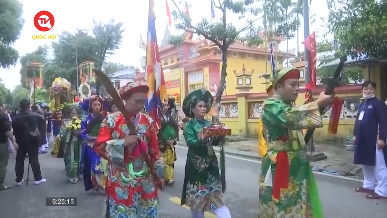 Tôn vinh lễ hội dân gian xứ Huế