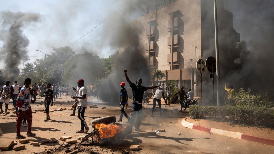 Nổ đoàn xe quân sự ở Burkina Faso: Hơn 70 người thương vong