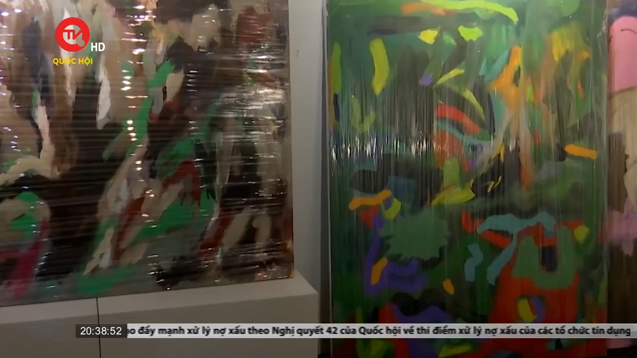 Không tiêu hủy tranh triển lãm không phép của họa sĩ Bùi Quang Viễn