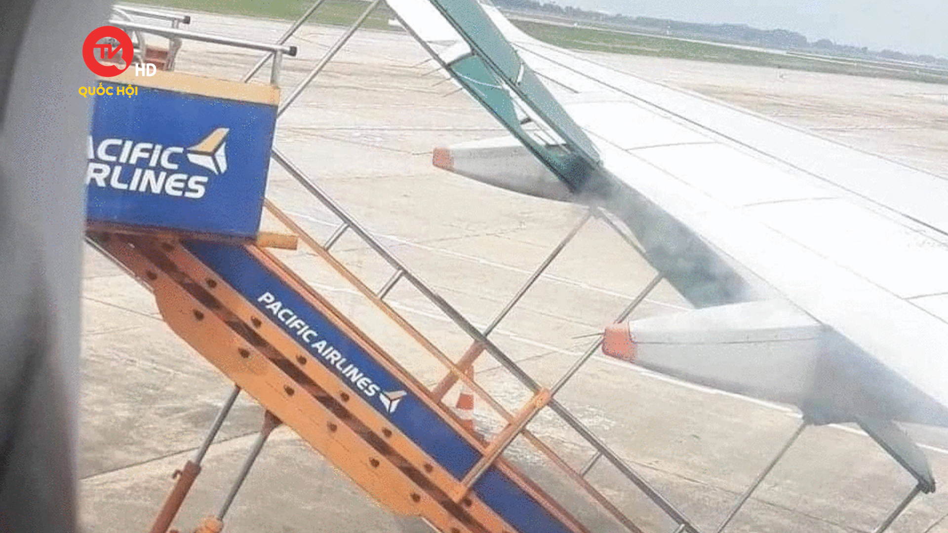 Cục Hàng không Việt Nam báo cáo vụ xe thang va chạm với tàu bay tại Nội Bài
