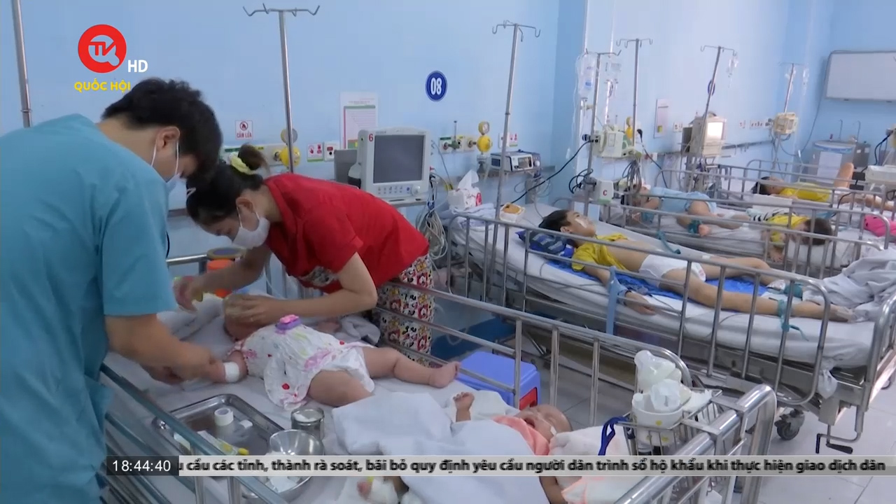 Hết vaccine tiêm chủng mở rộng, TP.Hồ Chí Minh đối mặt nguy cơ bùng phát dịch sởi