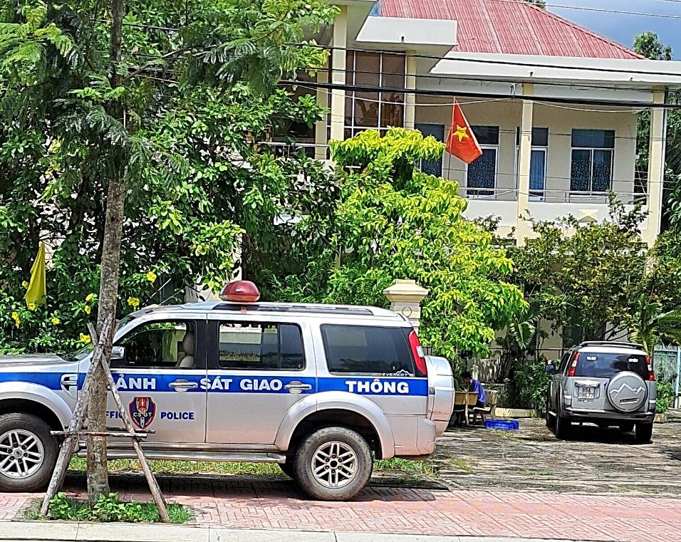 Bình Thuận: Bắt tạm giam 3 cán bộ quản lý thị trường nhận hối lộ