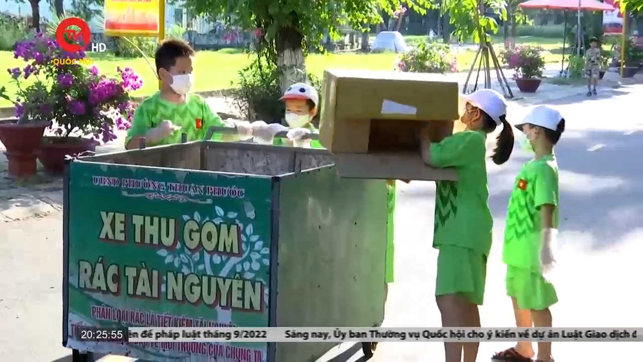 Mô hình “biệt đội nhí” thu gom rác ở Đà Nẵng