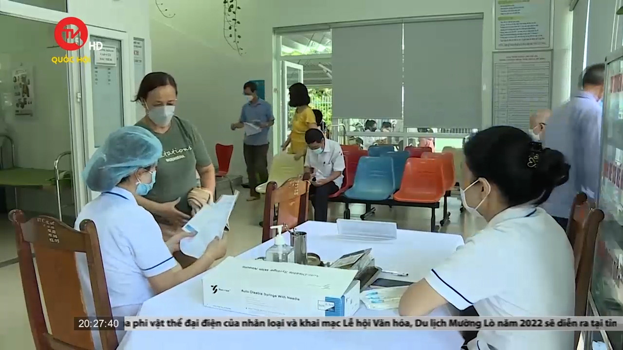 Đà Nẵng: Y tế công lập tính phương án giữ chân người lao động