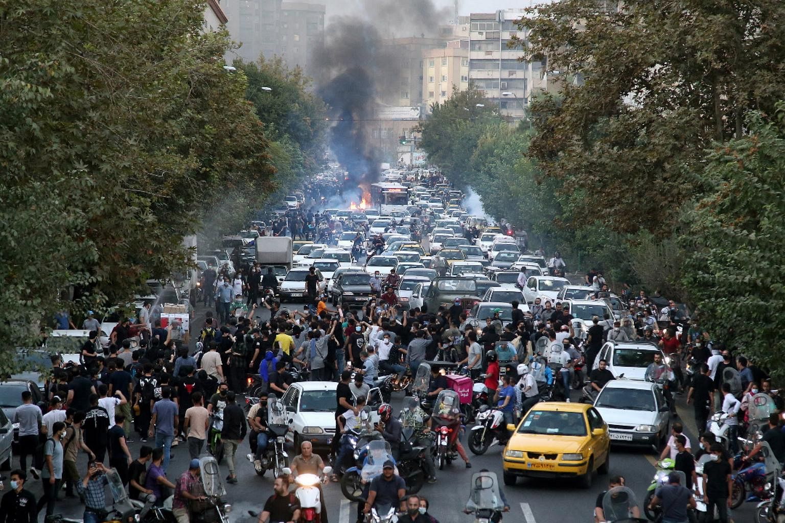 Iran chìm trong biểu tình và bạo lực, ít nhất 35 người thiệt mạng