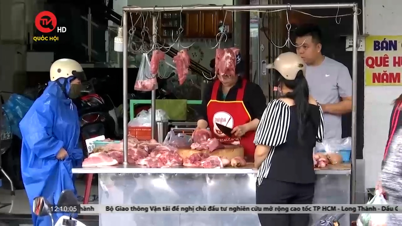 Đà Nẵng: Người dân đổ xô tích trữ thực phẩm, chống "siêu bão"