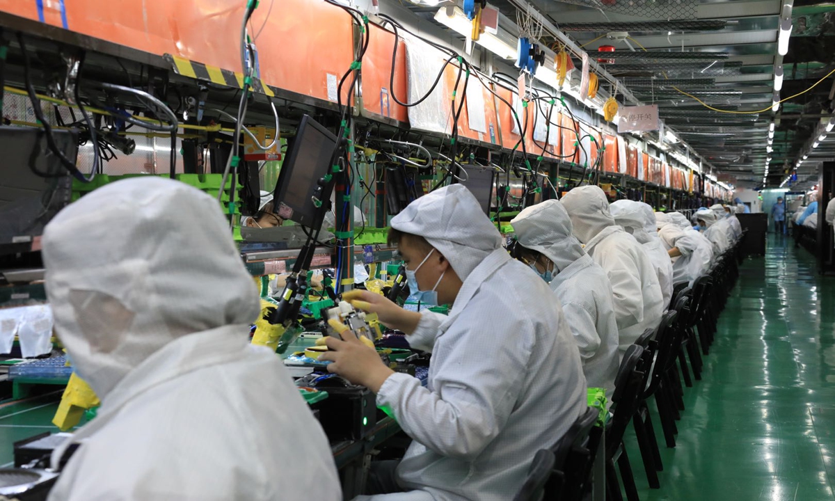 Trung Quốc phong tỏa khu vực nhà máy sản xuất iPhone lớn nhất thế giới