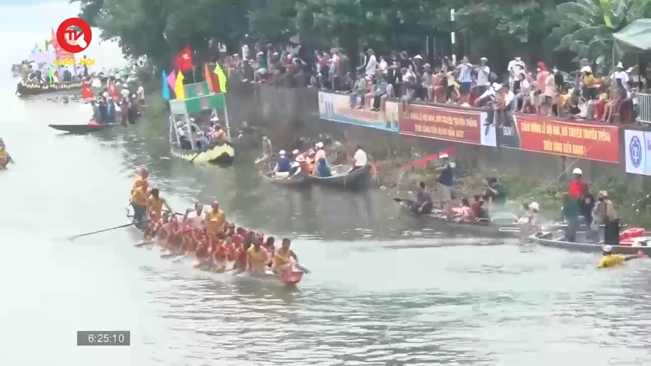 Lễ hội đua thuyền mừng Tết Độc lập trên quê hương Đại tướng