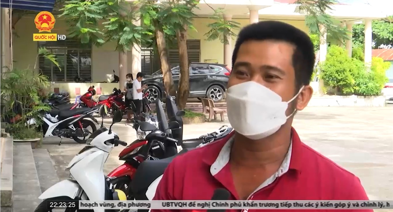 Đà Nẵng: Người dân hài lòng trong ngày đầu cấp biển số xe tại công an huyện, xã