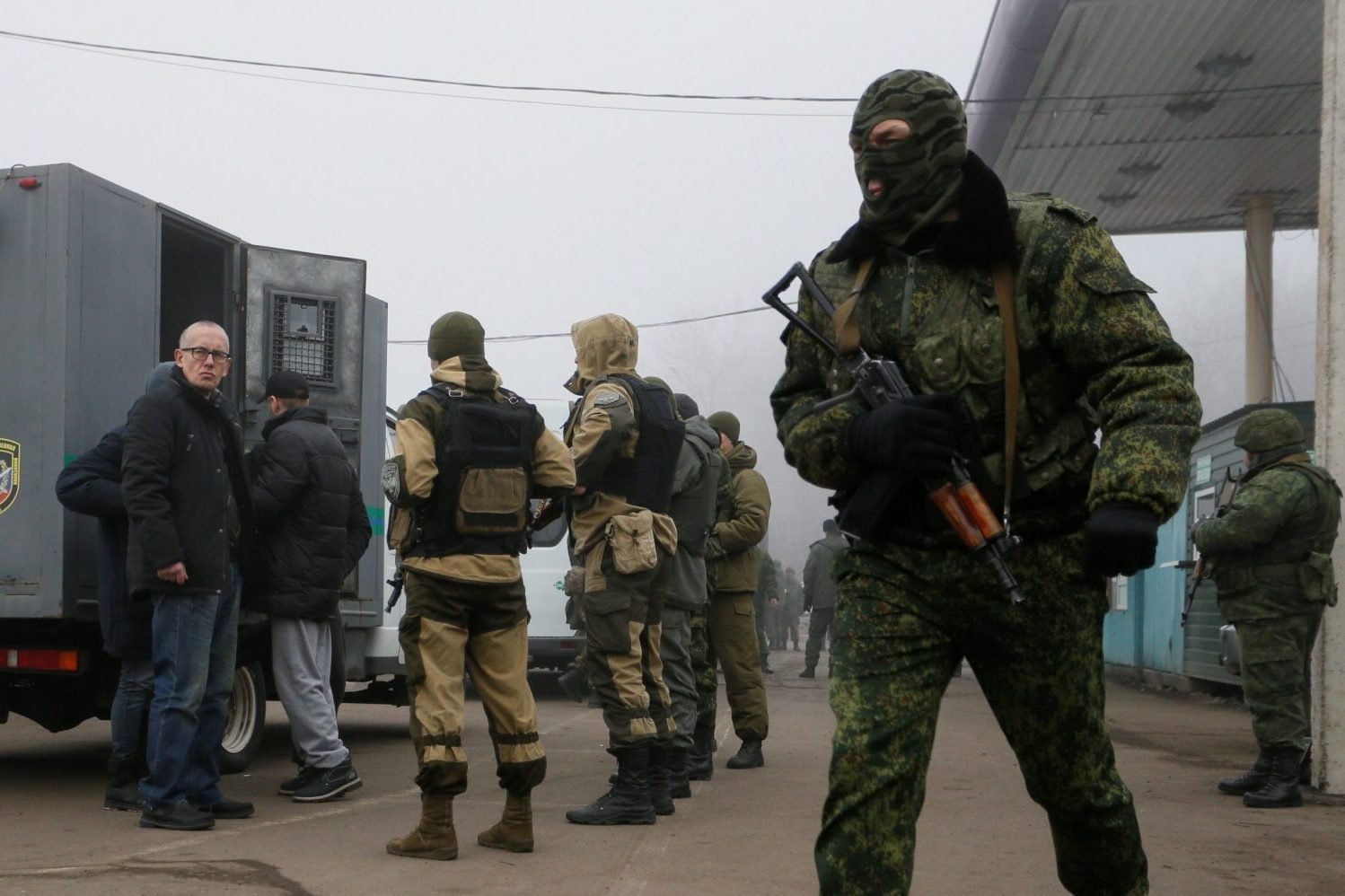 Ukraine xác nhận tiến hành đợt trao đổi tù binh lớn nhất với Nga